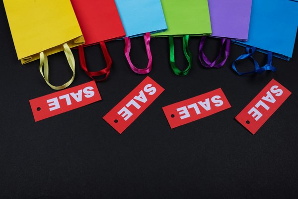 Mastering the Art of Style: How to Flawlessly Pair Wide Belts with Various Dress Styles