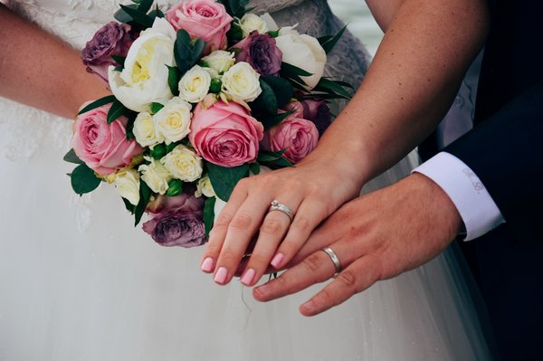 Stylish and sustainable men's wedding rings to say "i do"